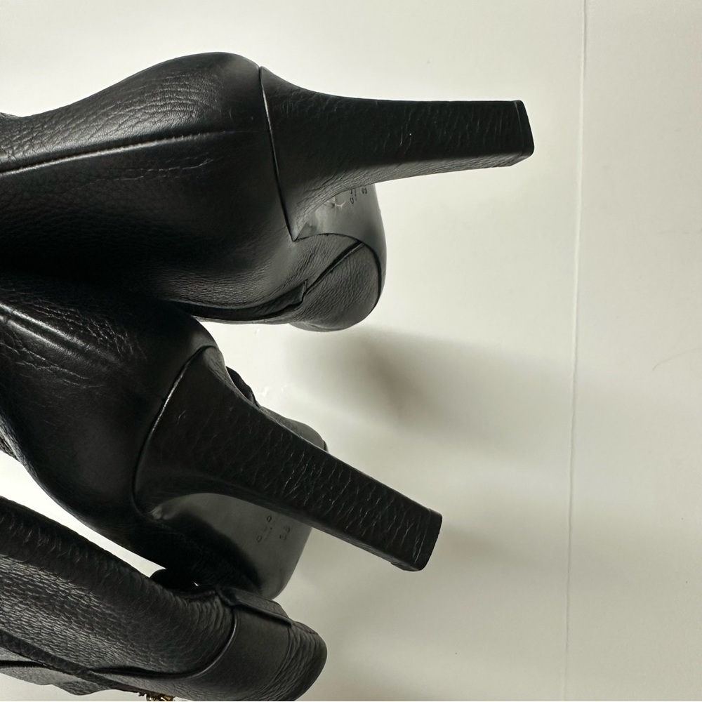 Gucci Women’s Black Leather Knee-High Heeled Boots with gold GG buckle strap - Picture 9 of 12